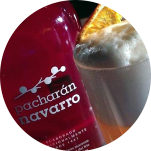 Fitur Navarra 2025 Degustación de cocktail de IG Pacharán Navarro